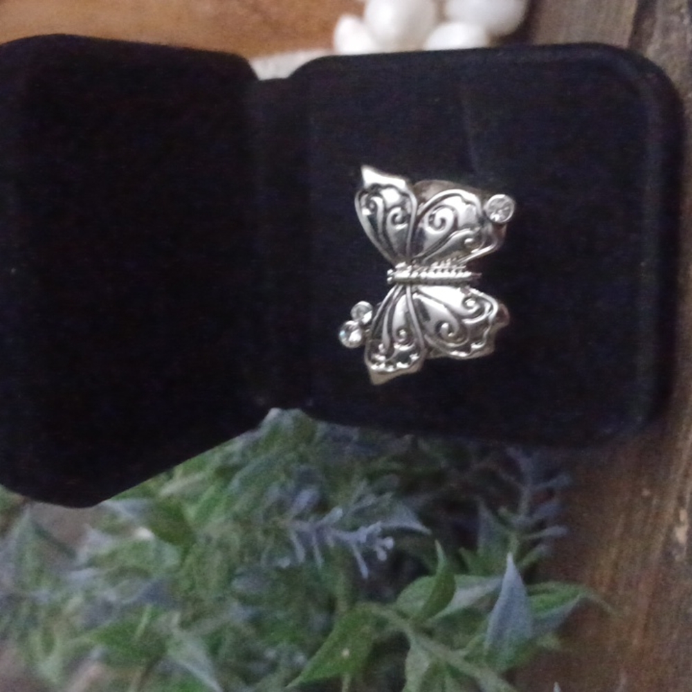 BUTTERFLY 🦋 RING - Picture 7 of 7